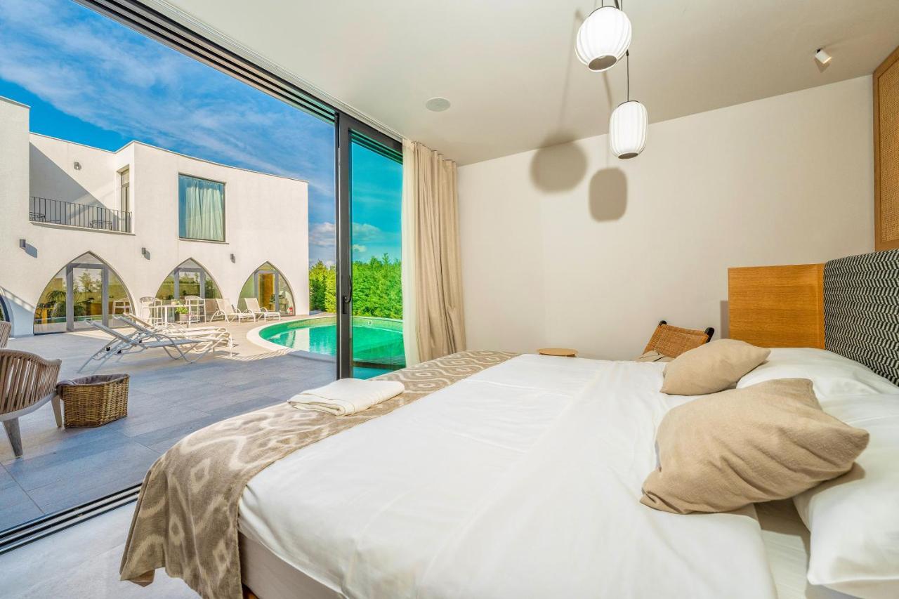 Villa Jerry'S Palace - Modern Villa Close To The Beach Srima Luaran gambar